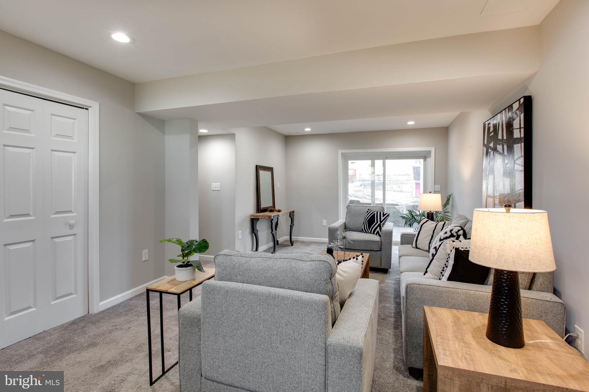 CATONSVILLE MANOR - Residential