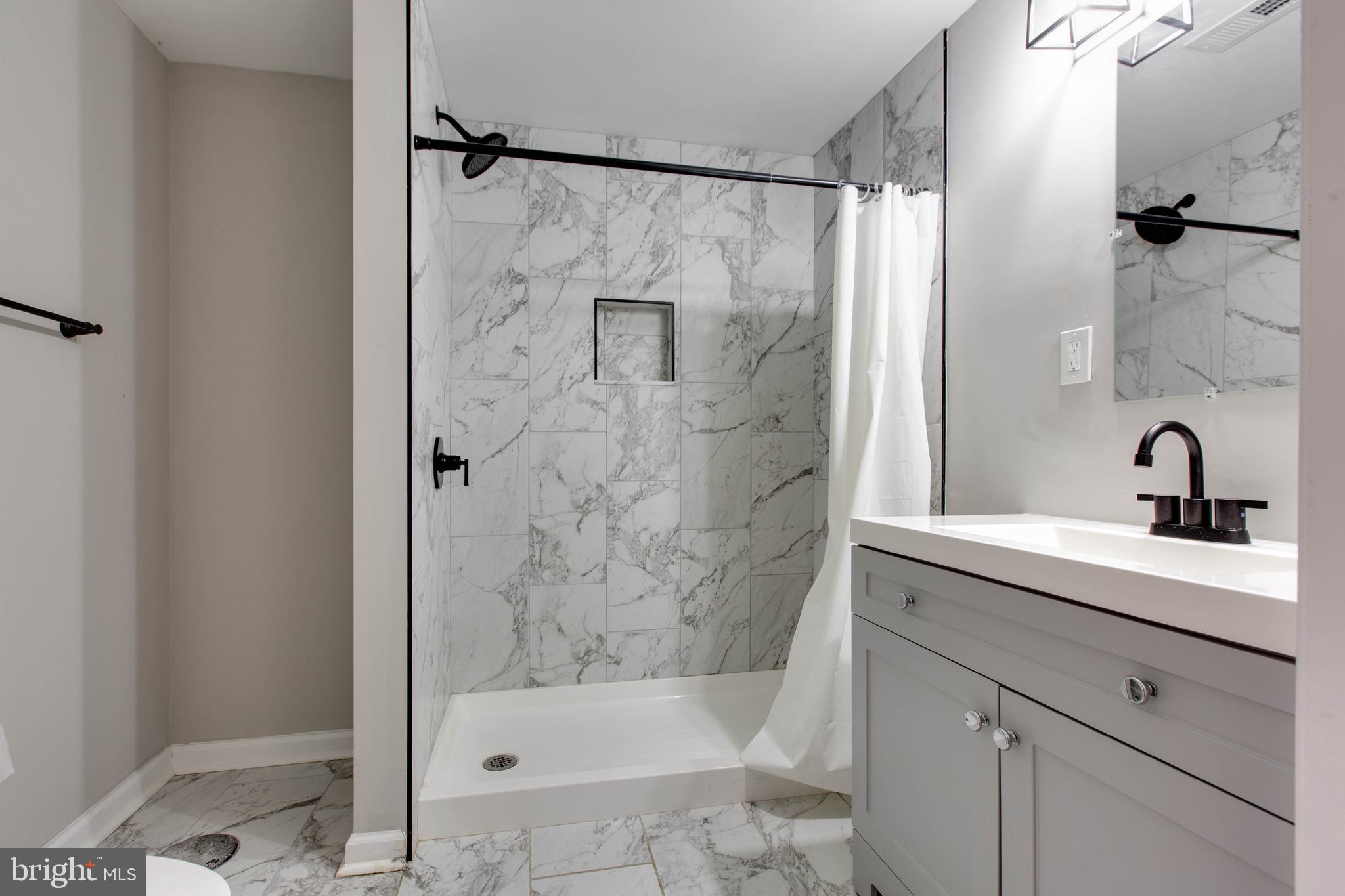 CATONSVILLE MANOR - Residential