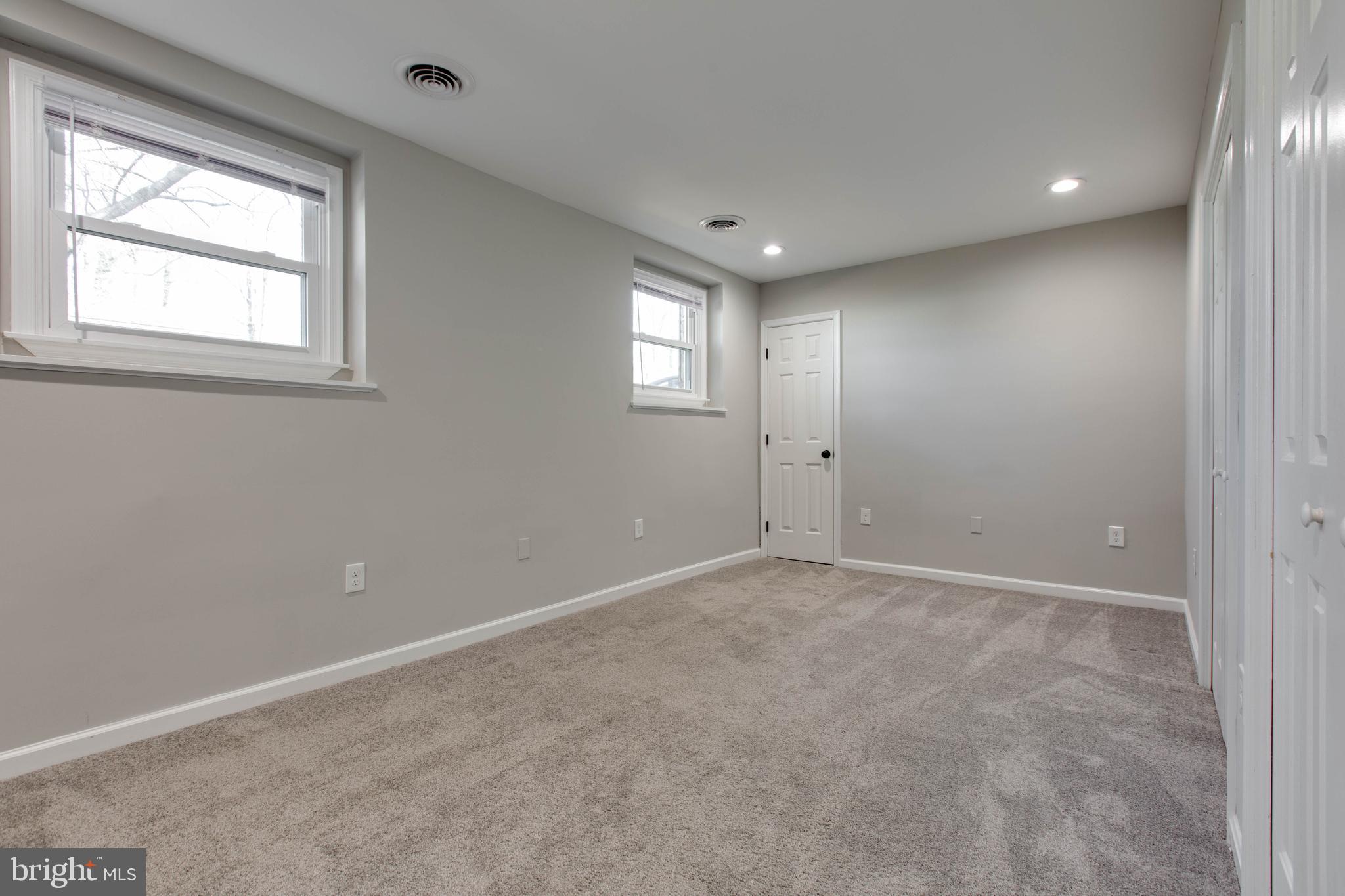 CATONSVILLE MANOR - Residential