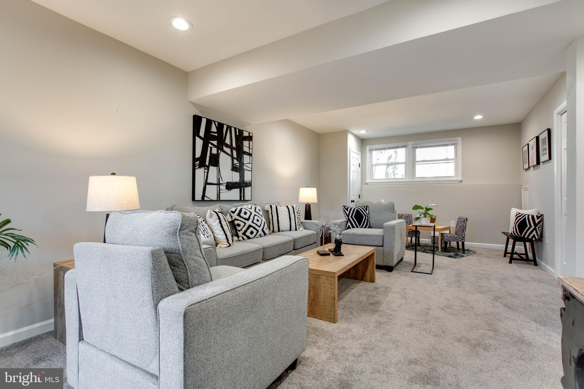 CATONSVILLE MANOR - Residential