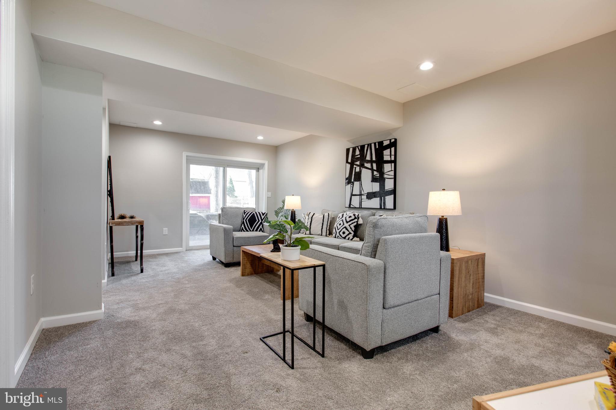 CATONSVILLE MANOR - Residential