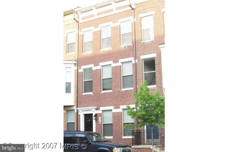 ALBEMARLE SQUARE - Residential