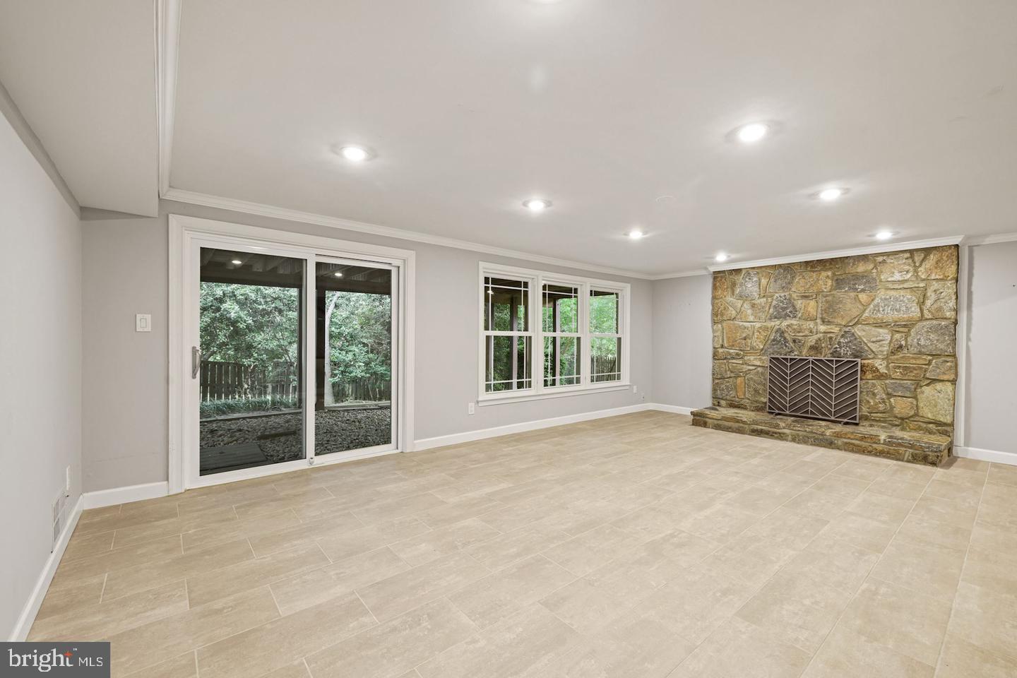 REGENT PARK - Residential Lease