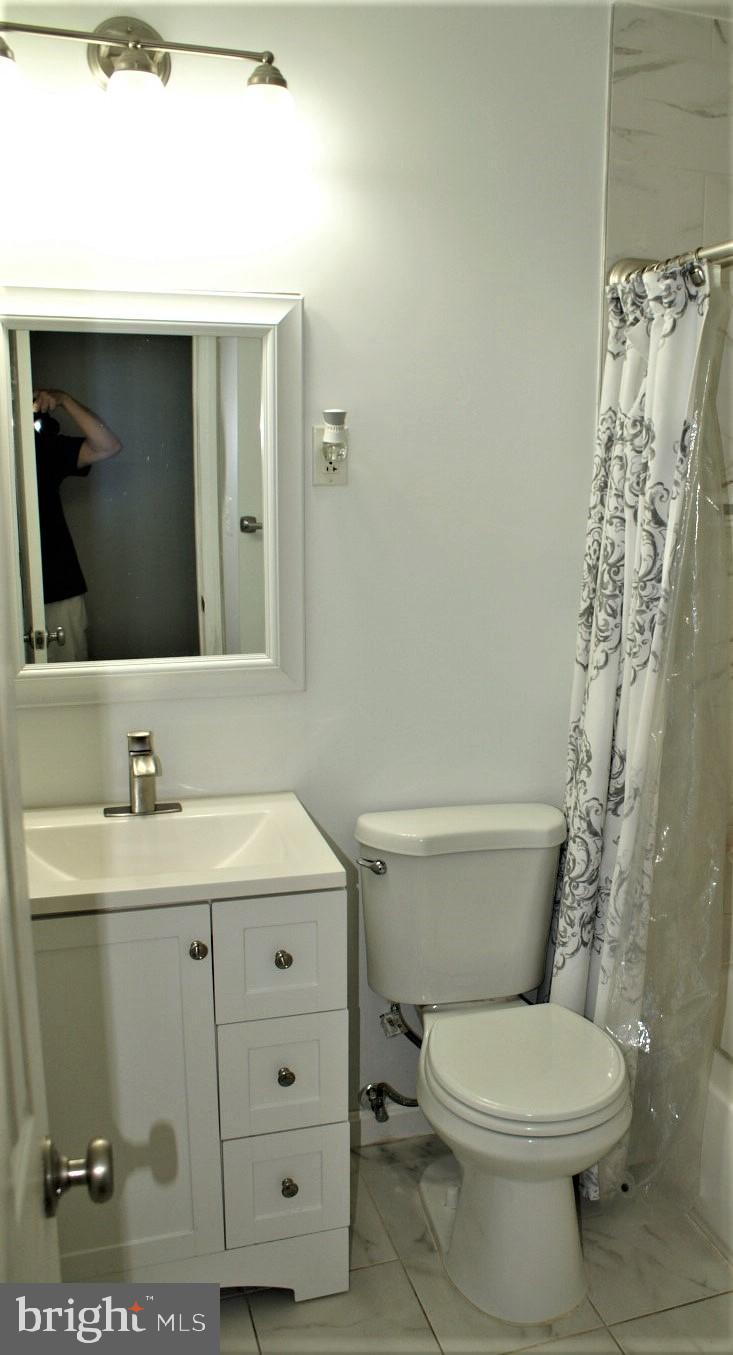 AMERICANA FAIRFAX - Residential