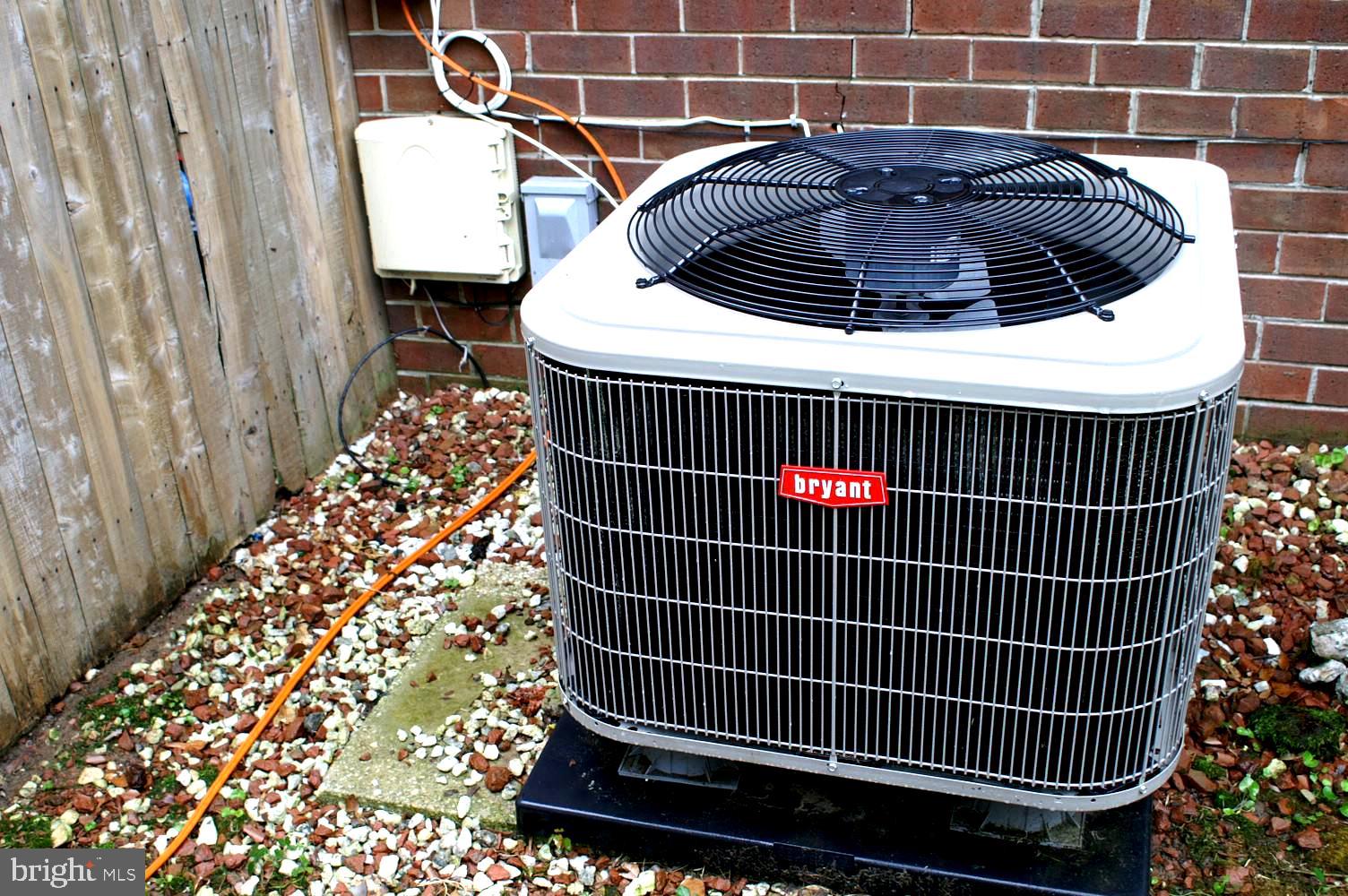 AMERICANA FAIRFAX - Residential