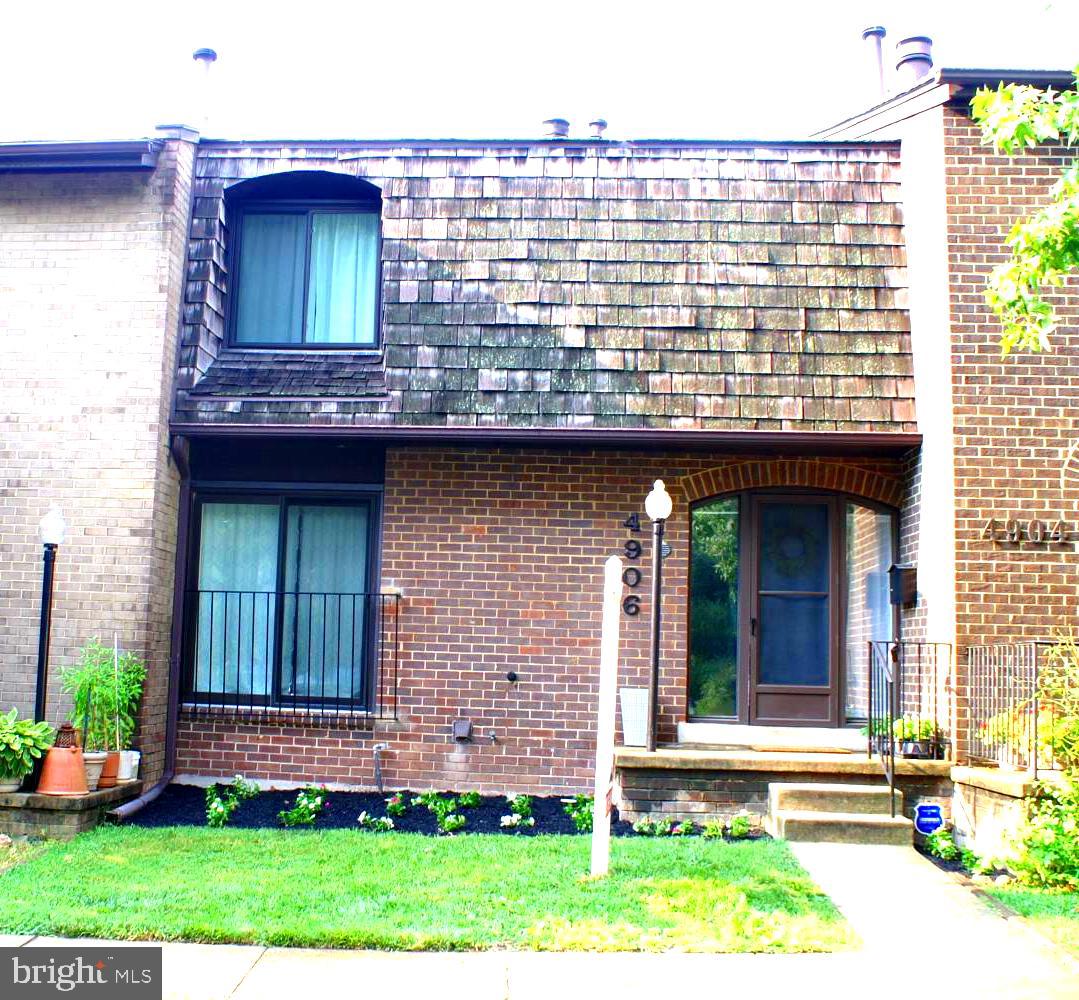 AMERICANA FAIRFAX - Residential