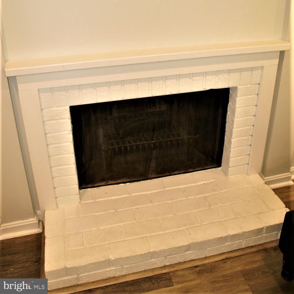 AMERICANA FAIRFAX - Residential