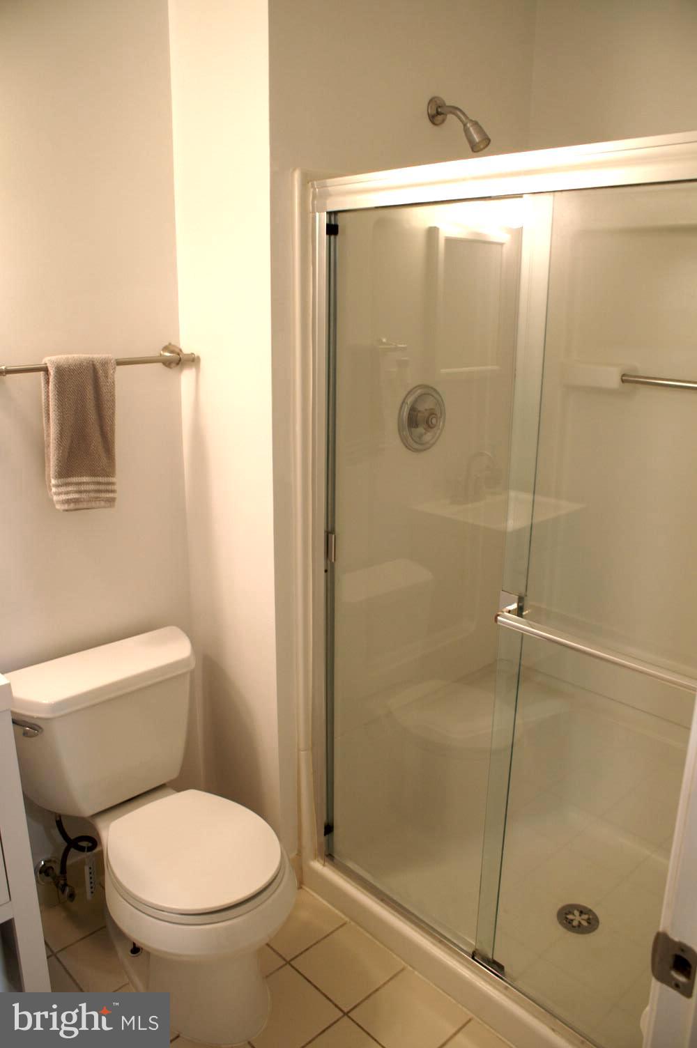 AMERICANA FAIRFAX - Residential