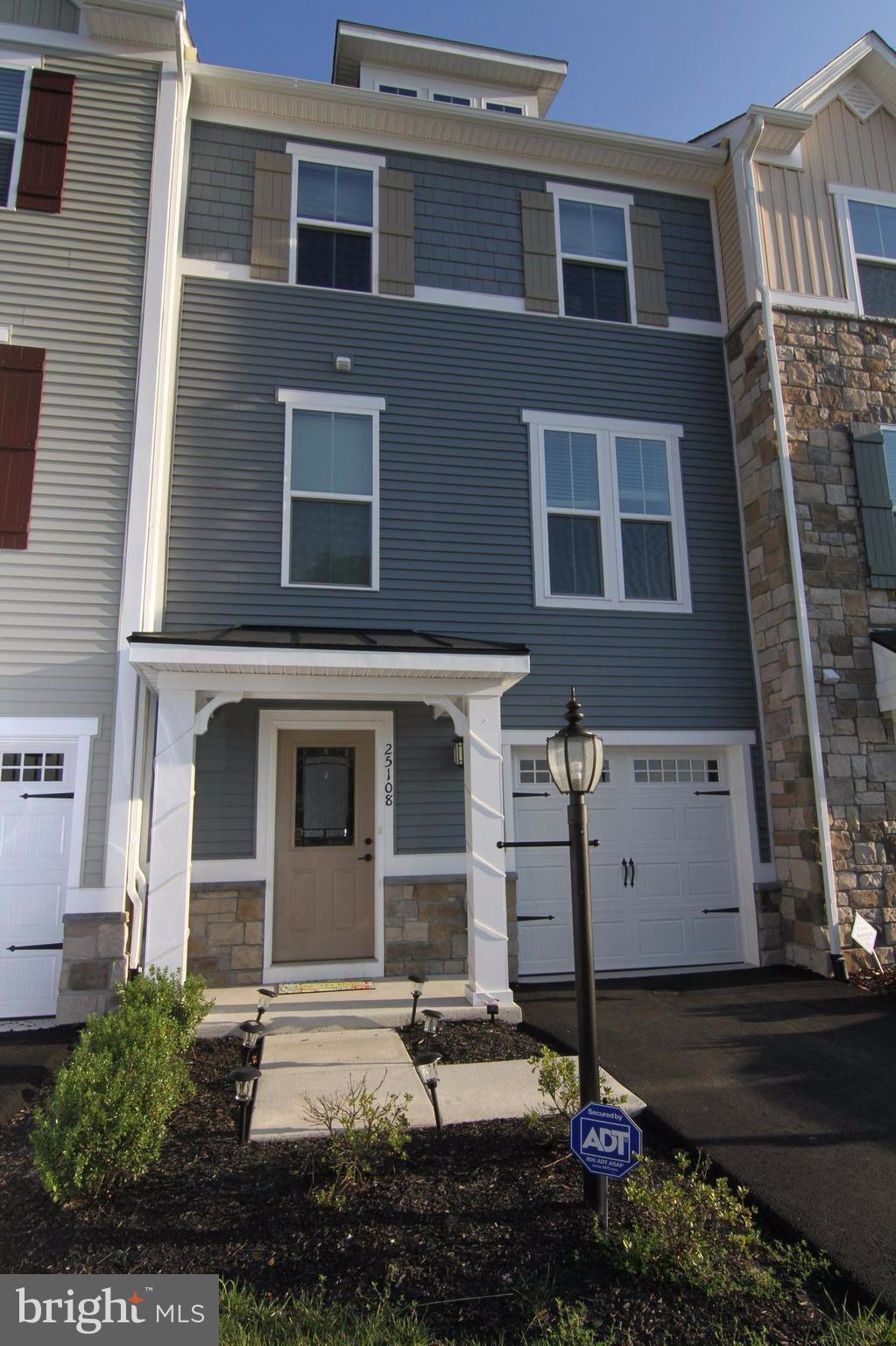 CD SMITH - Residential Lease