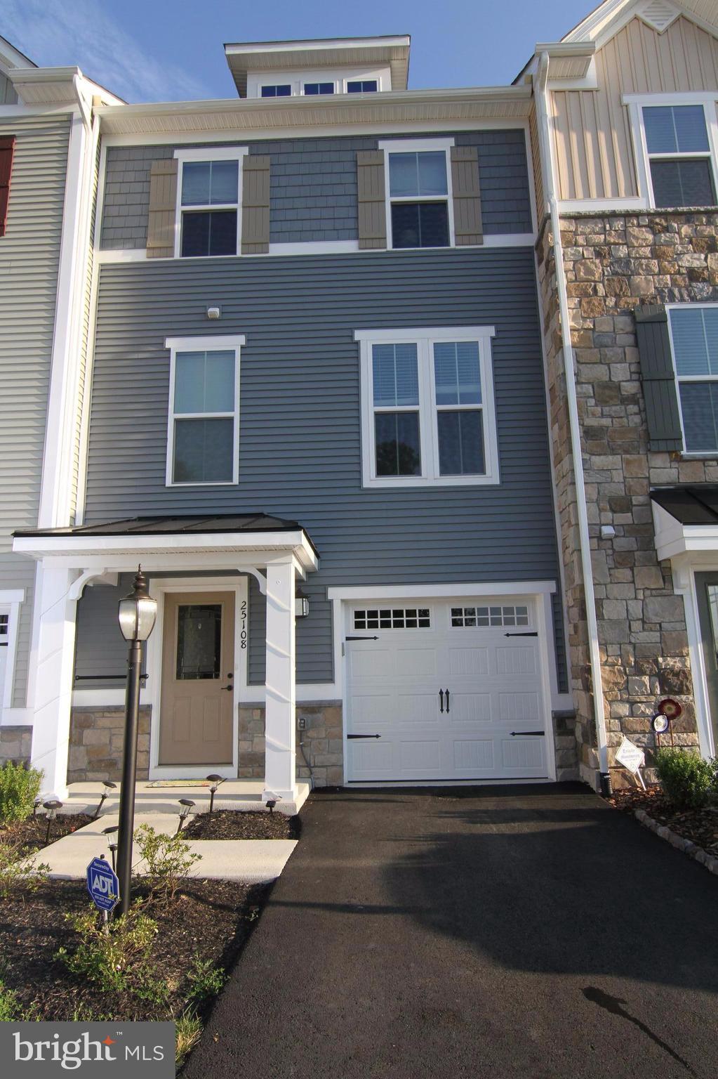 CD SMITH - Residential Lease