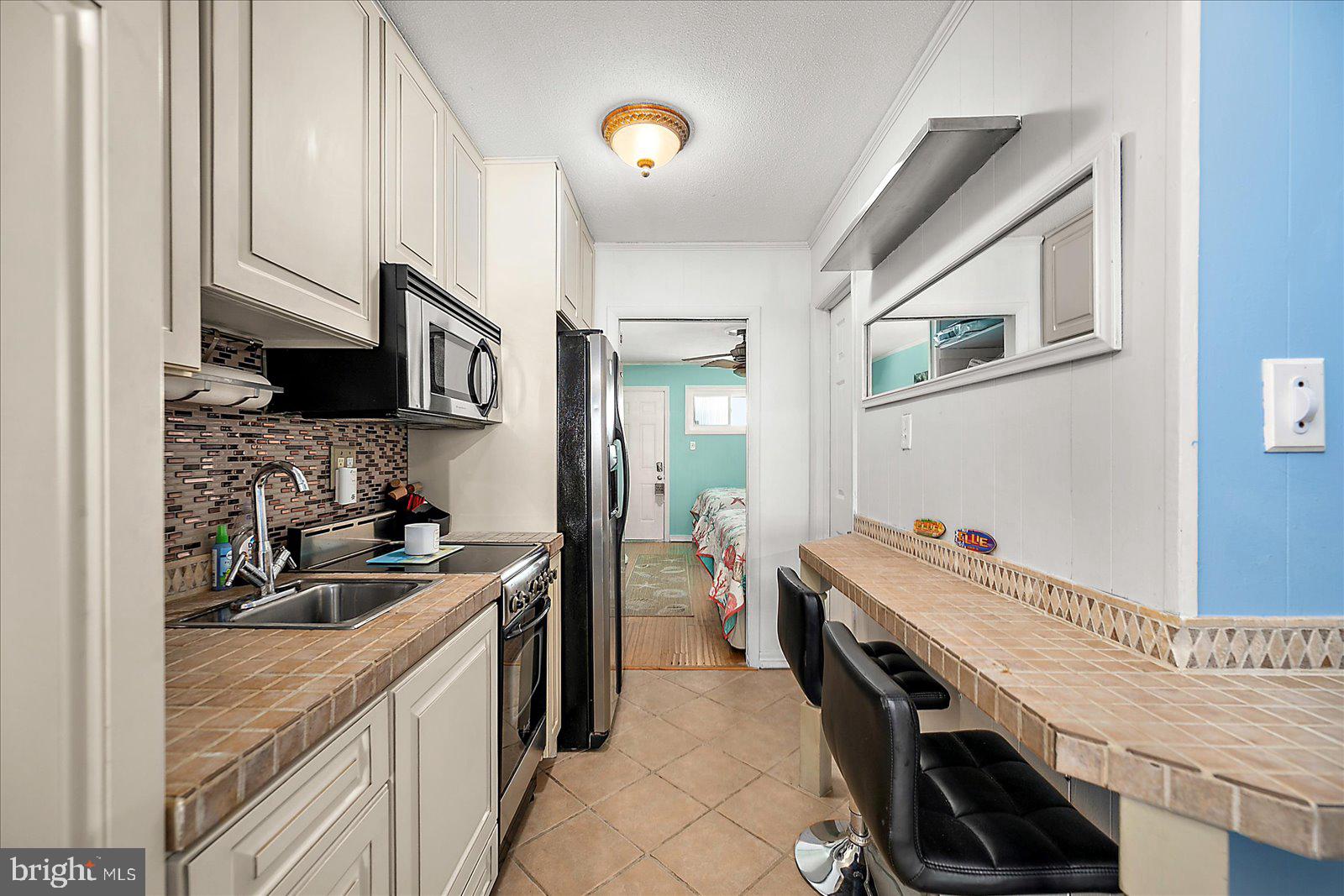 BAYSHORE ESTATES - Residential