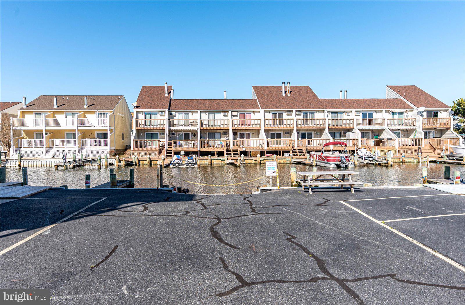 BAYSHORE ESTATES - Residential