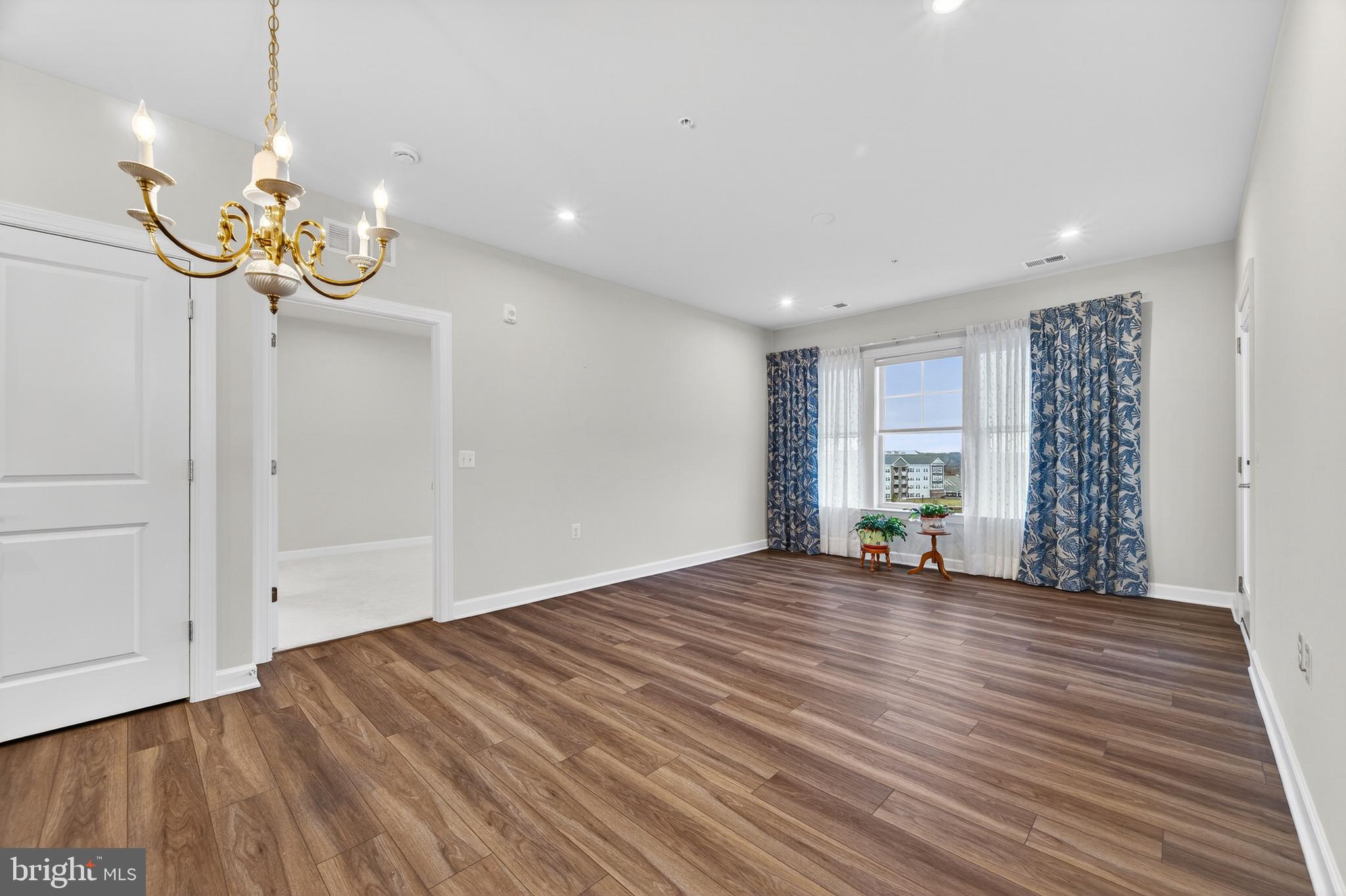 MONTEBELLO - Residential