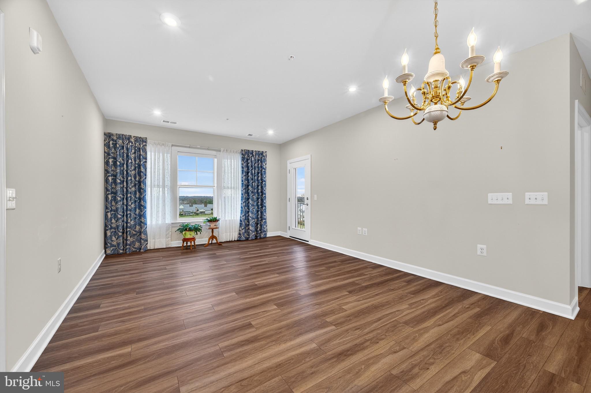 MONTEBELLO - Residential