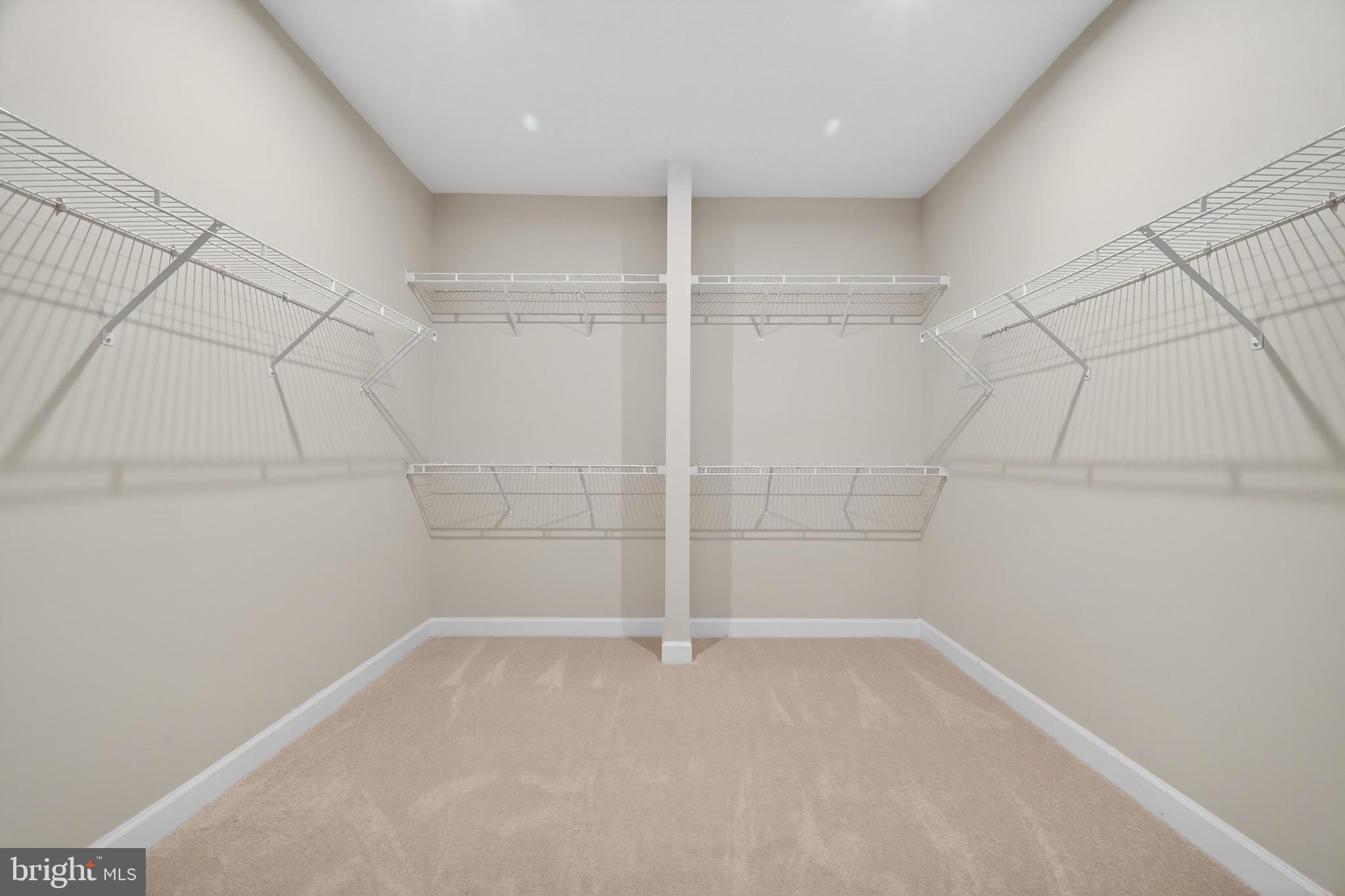 MONTEBELLO - Residential