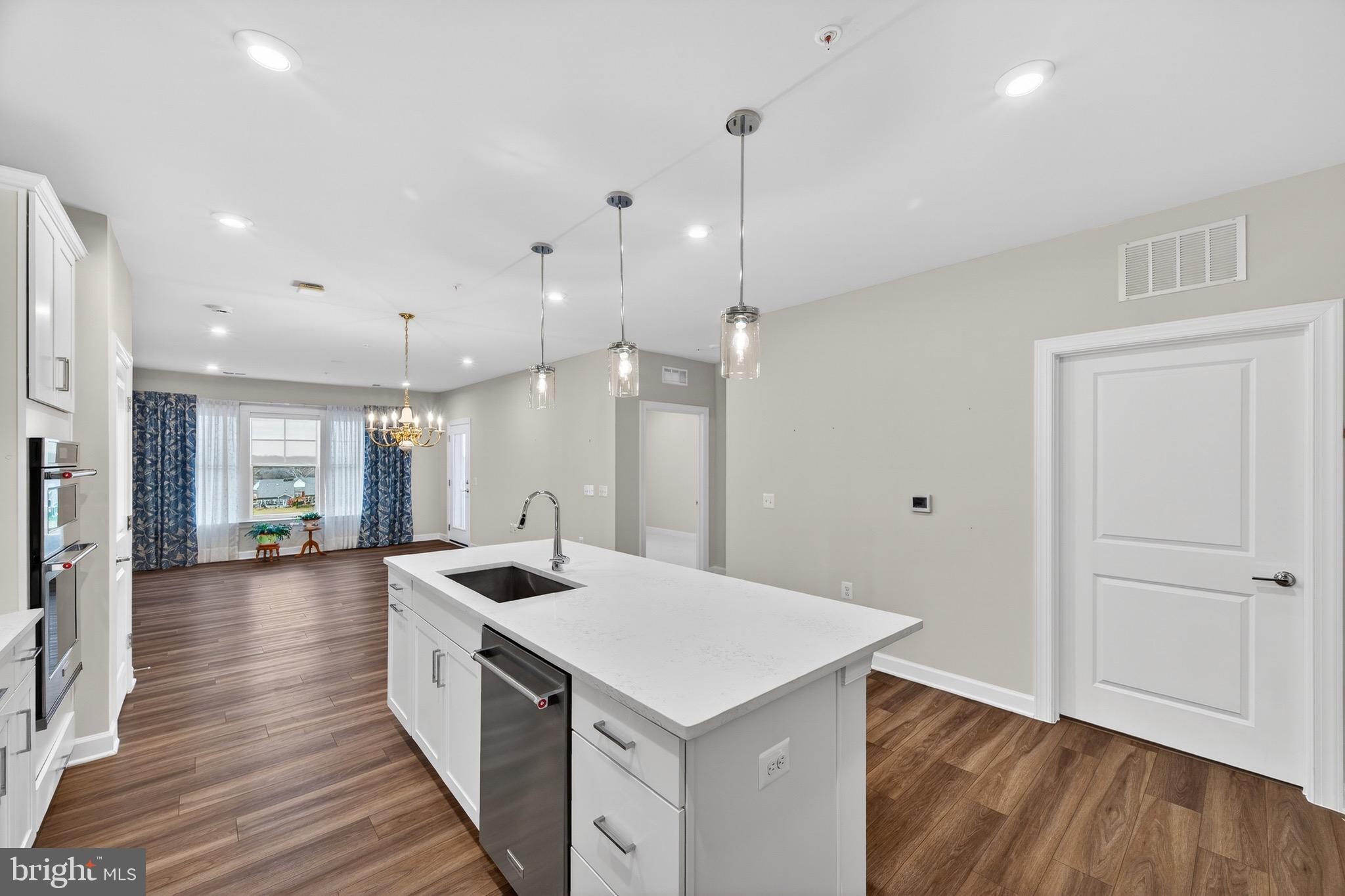 MONTEBELLO - Residential