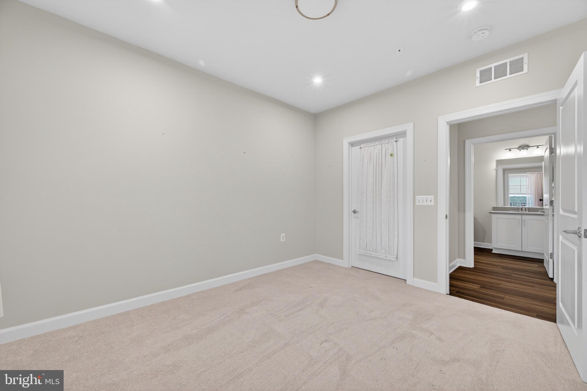 MONTEBELLO - Residential