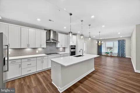 21630 Hawksbill High Circle Unit 403, Sterling, VA 20164 - MLS#: VALO2111258