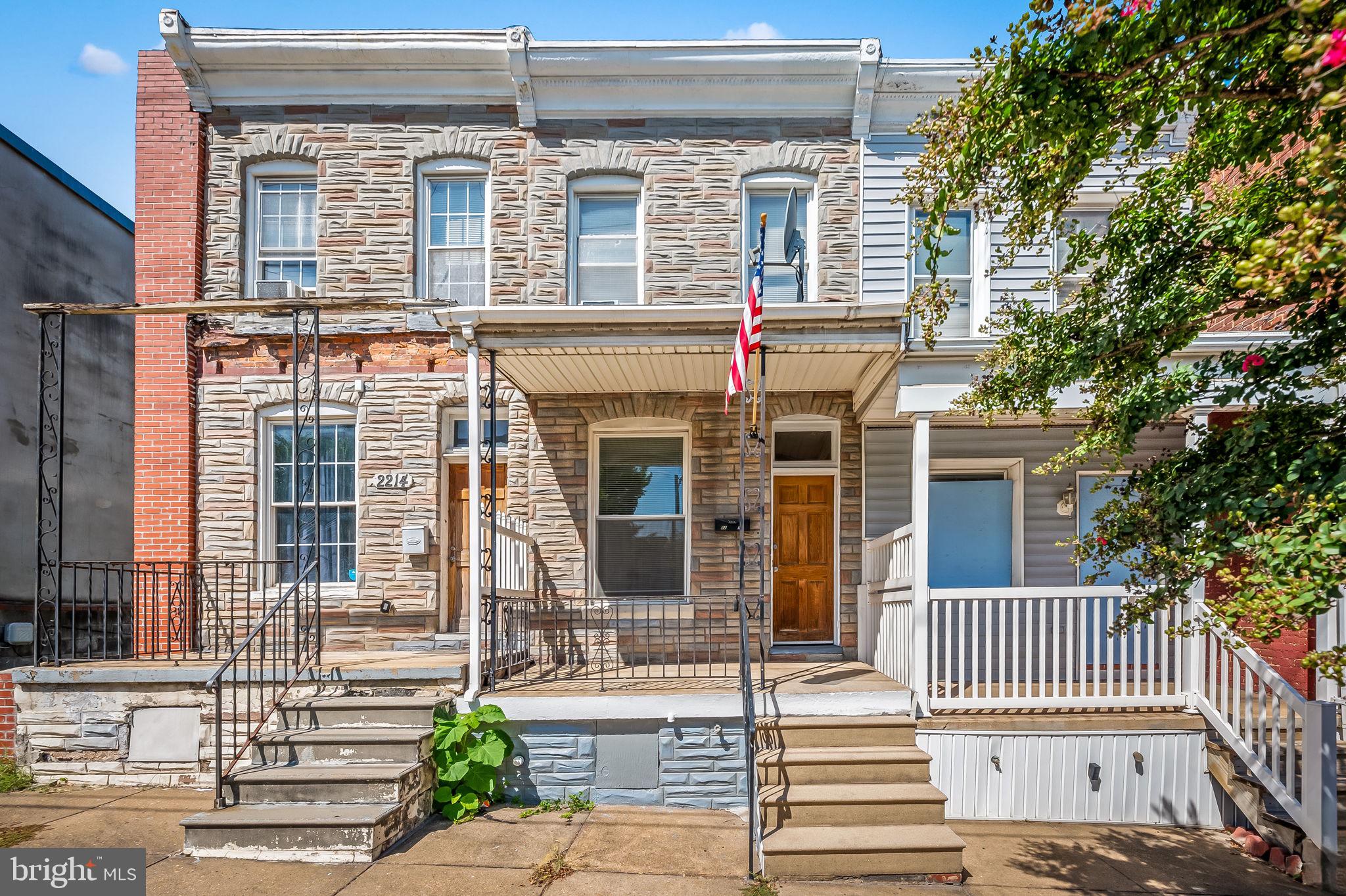 Well maintained 3 bedroom, 1 bathroom home in the Westport community. Hardwood floors throughout and a clean unfinished basement. Large fenced-in rear yard. Convenient to downtown and easy access to the major highways...I95, 295. Sold AS IS.