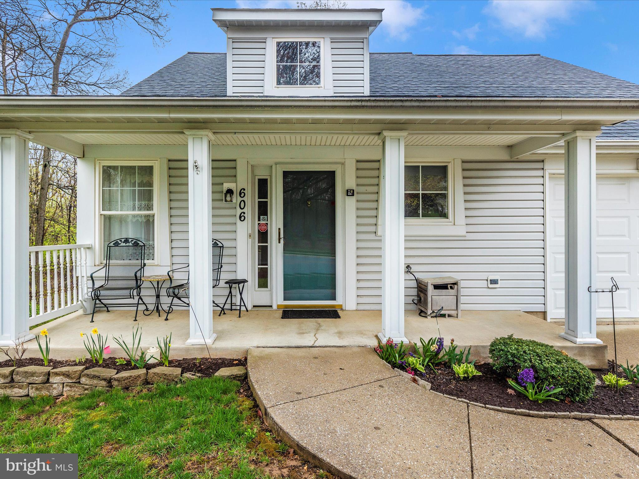 606 MERRIDALE BOULEVARD