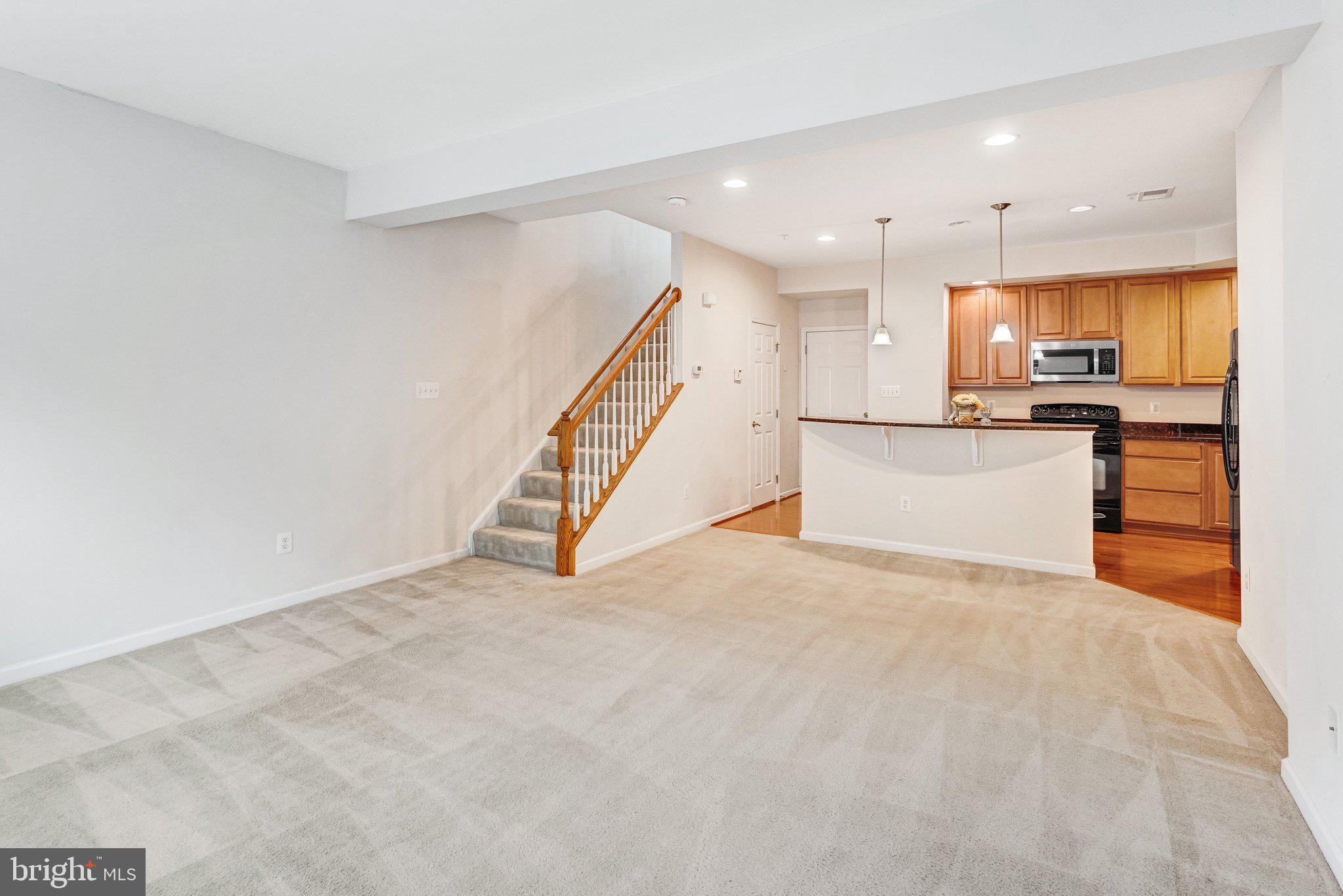 15072 LEICESTERSHIRE STREET 102
