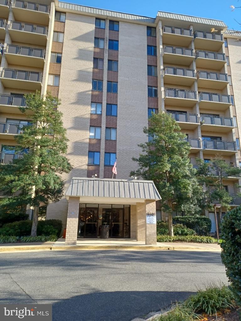 GREAT LOCATION- 15-minute drive TO DC. Close to PENTAGON, AMAZON HQ 2, Ballston Metro Station, East Falls Church Metro Station. MOVE IN READY- Spacious & bright updated (2021) 1BR/1BA CONDO with balcony, gorgeous view. Open floor plan, Dining/Living combo. Laminated floor in Living room, Dining room, Bathroom & Bedroom & Tile in hallway and Kitchen.  Cabinet & SS appliances with granite countertop. Plentiful closet spaces. ALL UTILITIES INCLUDED IN LOW CONDO FEE (except cable & internet). 2 UNRESERVED PARKING SPACES. Amenities: 2 outdoor pools, tennis & basketball court, playground, picnic area, fitness center, sauna, meeting/party room, storage space. Laundry facilities on each floor. Plenty of visitor parking. Bus stop in front of building.