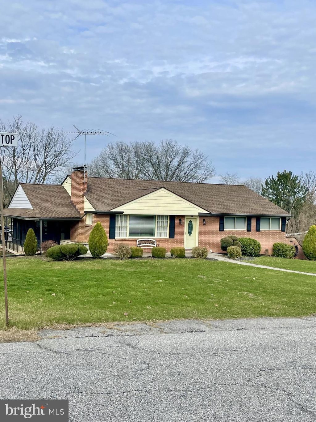 Photo of 1940 Oakley Drive, YORK, PA 17408 (MLS # PAYK2100562)
