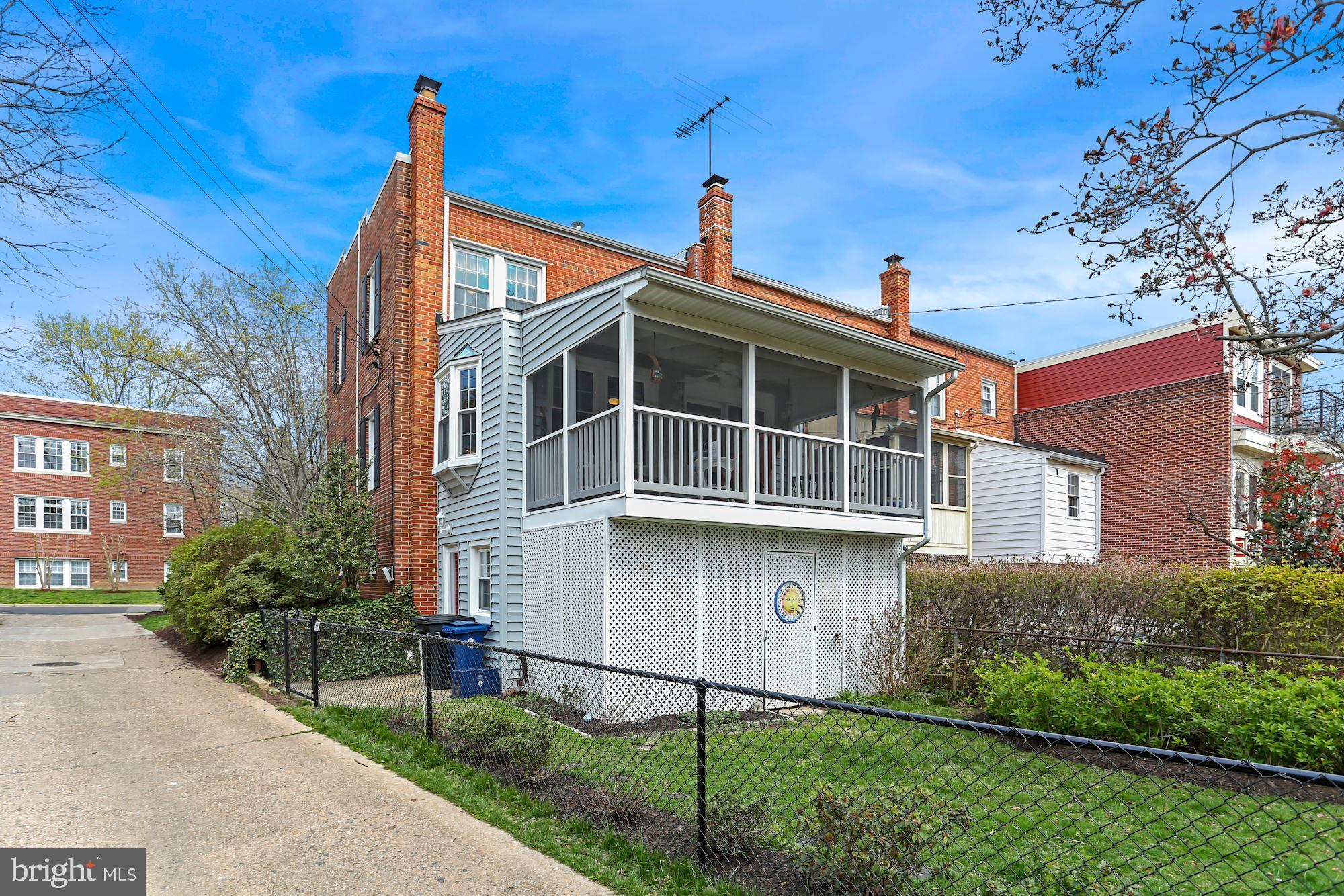 ROSEMONT - Residential