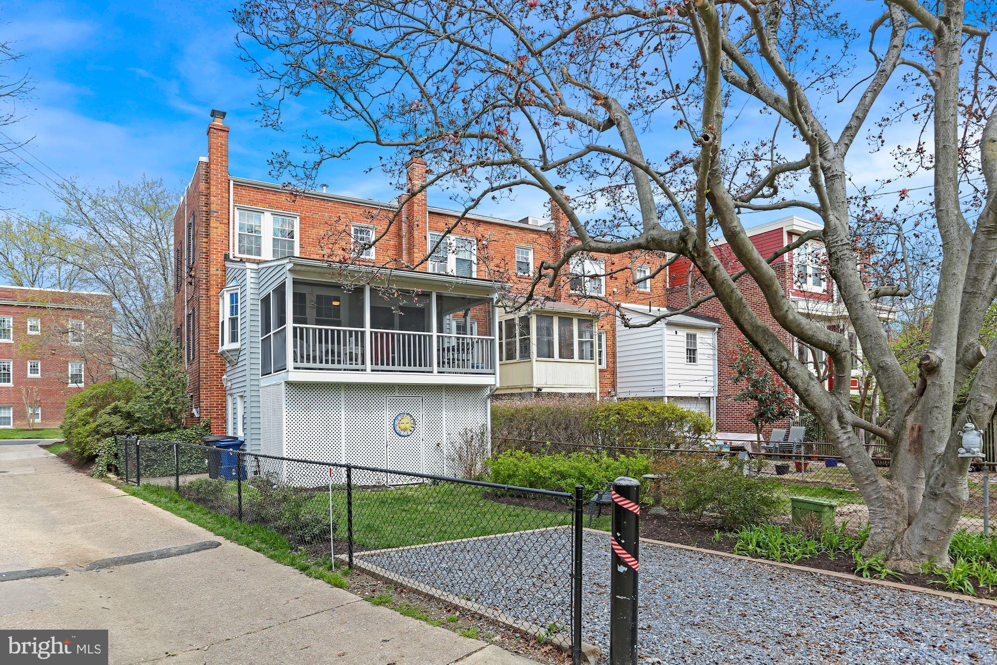 ROSEMONT - Residential