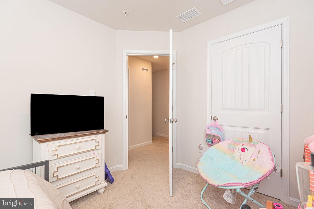 WEST VIEW - Residential