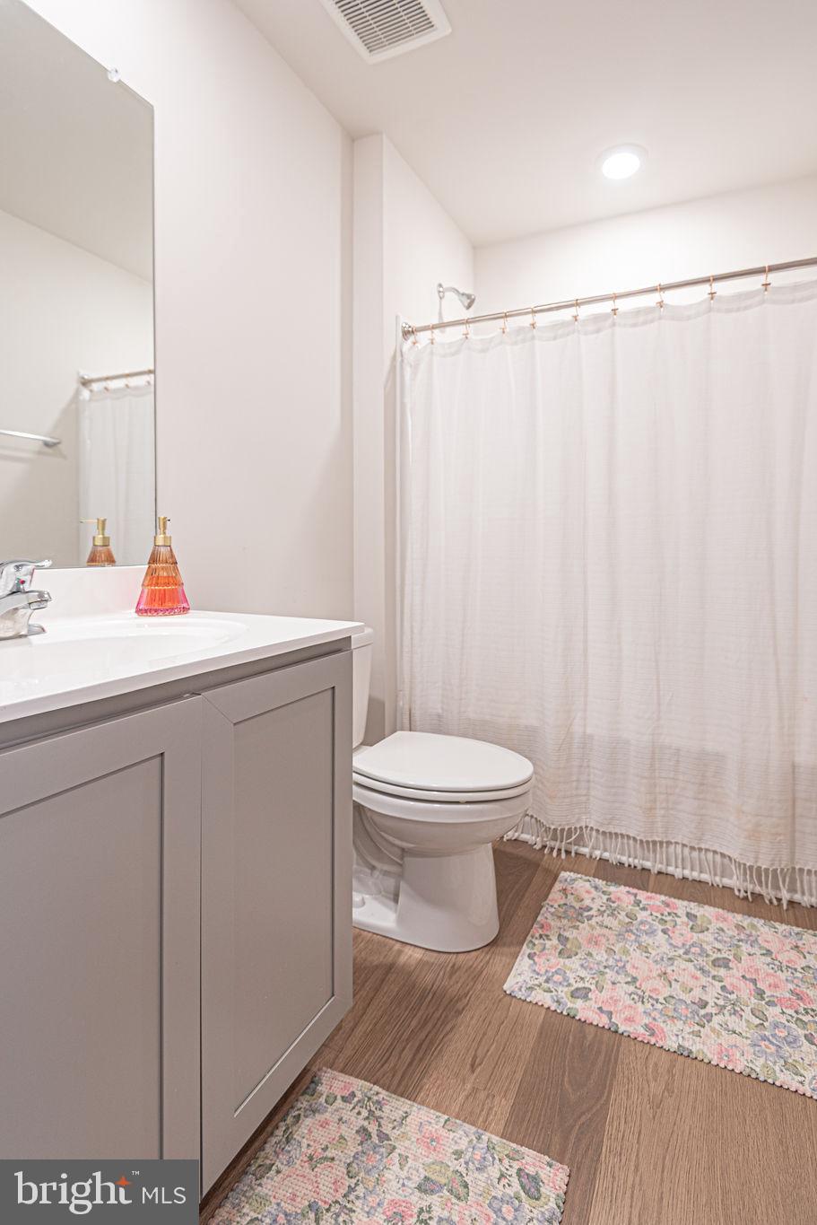 WEST VIEW - Residential