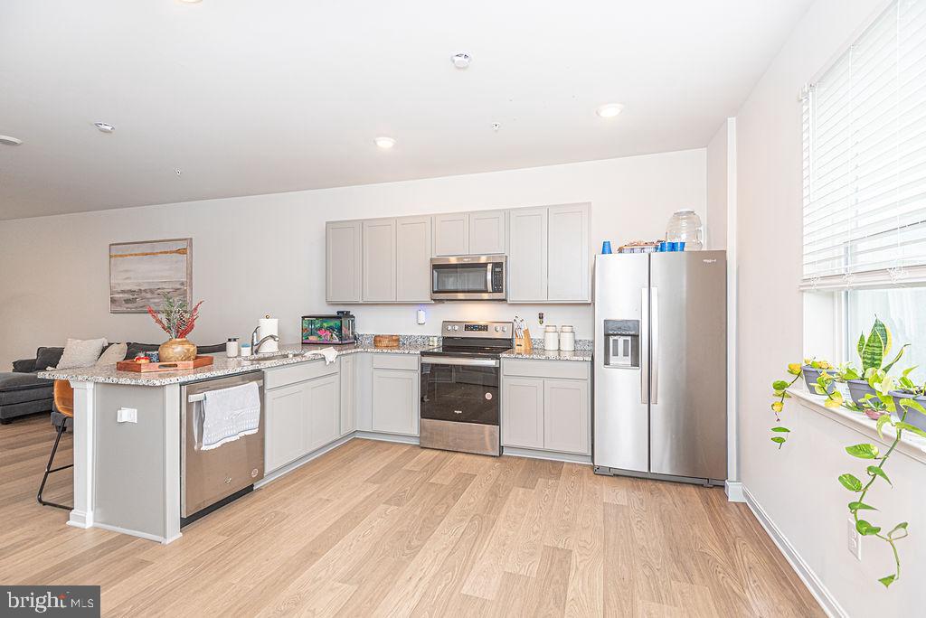 WEST VIEW - Residential