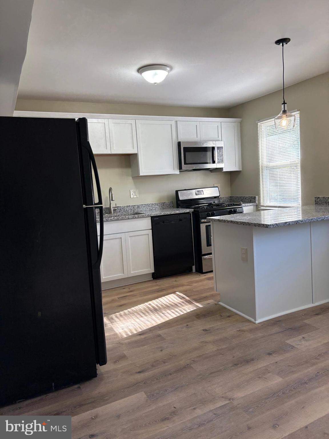 8209 COATSBRIDGE COURT