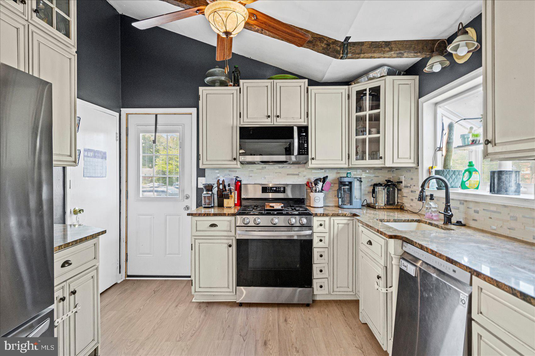 KINGS RIDGE - Residential