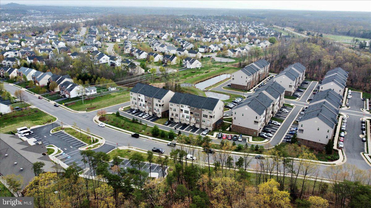 LOUDOUN CROSSING CONDOMINIUM - Residential