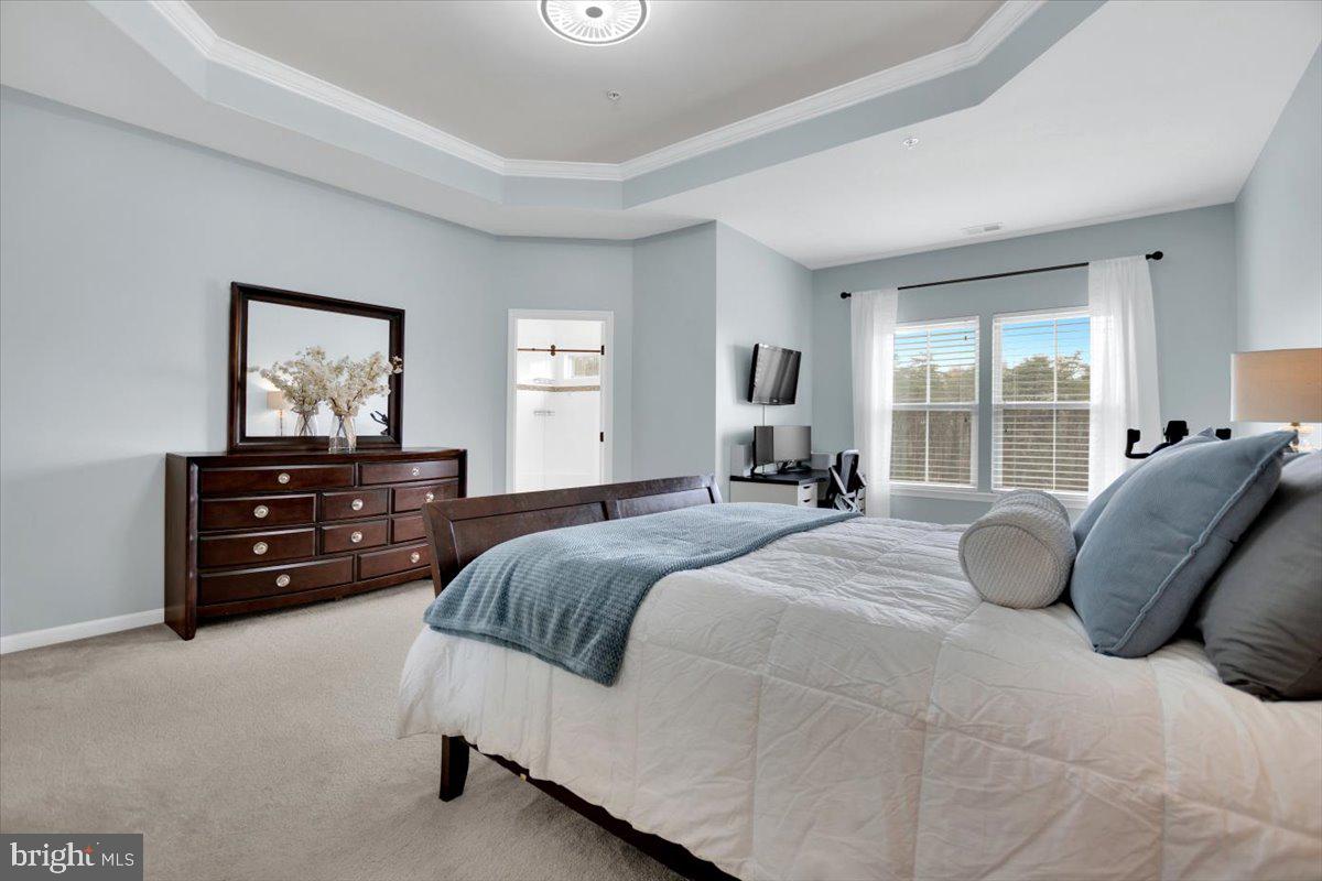 LOUDOUN CROSSING CONDOMINIUM - Residential