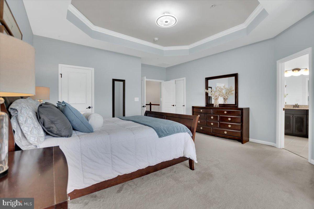 LOUDOUN CROSSING CONDOMINIUM - Residential