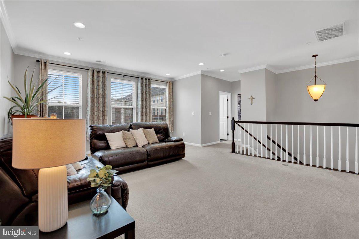 LOUDOUN CROSSING CONDOMINIUM - Residential