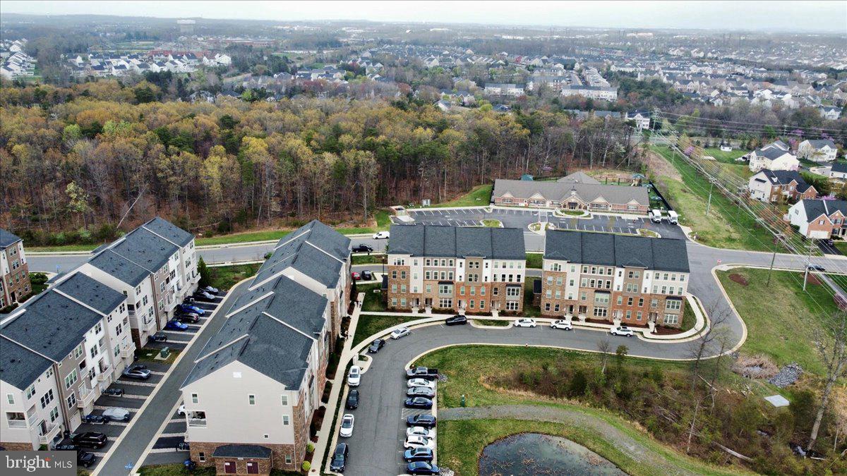 LOUDOUN CROSSING CONDOMINIUM - Residential