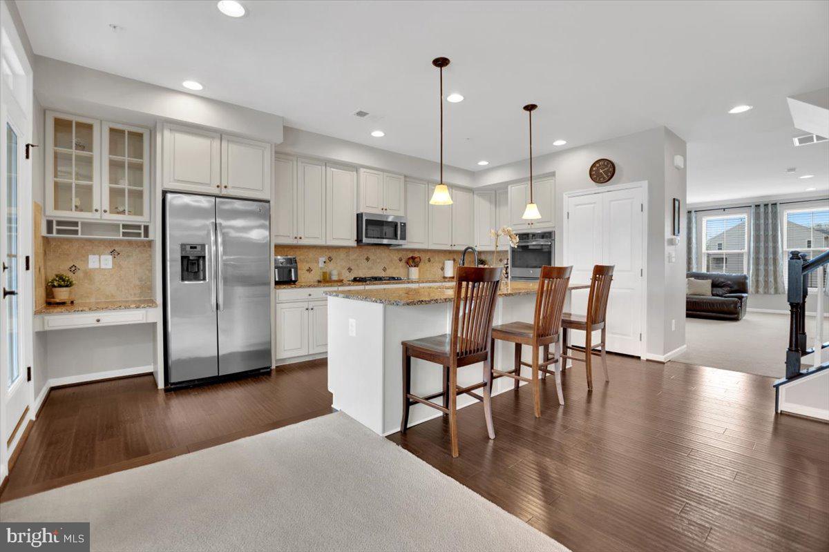 LOUDOUN CROSSING CONDOMINIUM - Residential