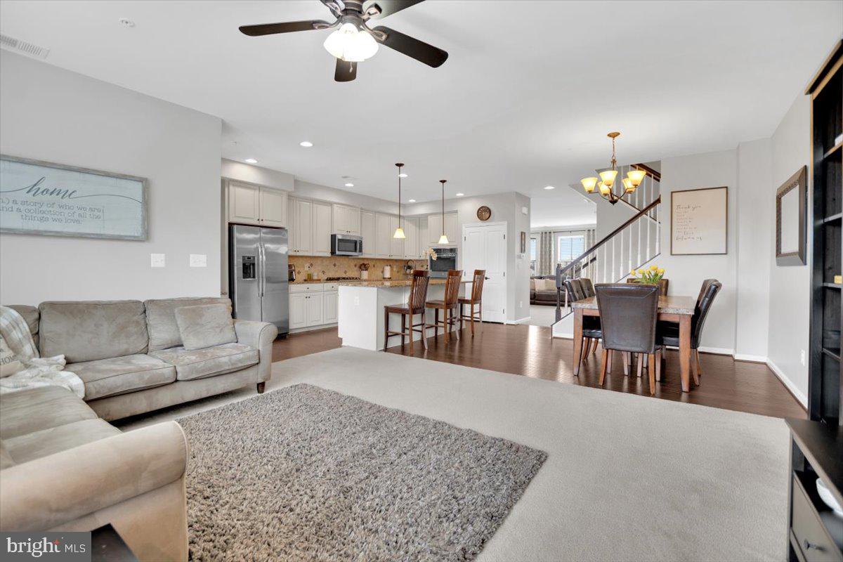 LOUDOUN CROSSING CONDOMINIUM - Residential