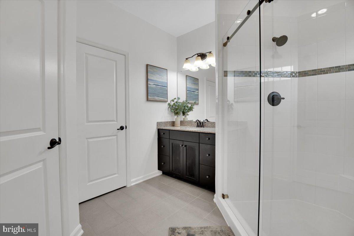 LOUDOUN CROSSING CONDOMINIUM - Residential