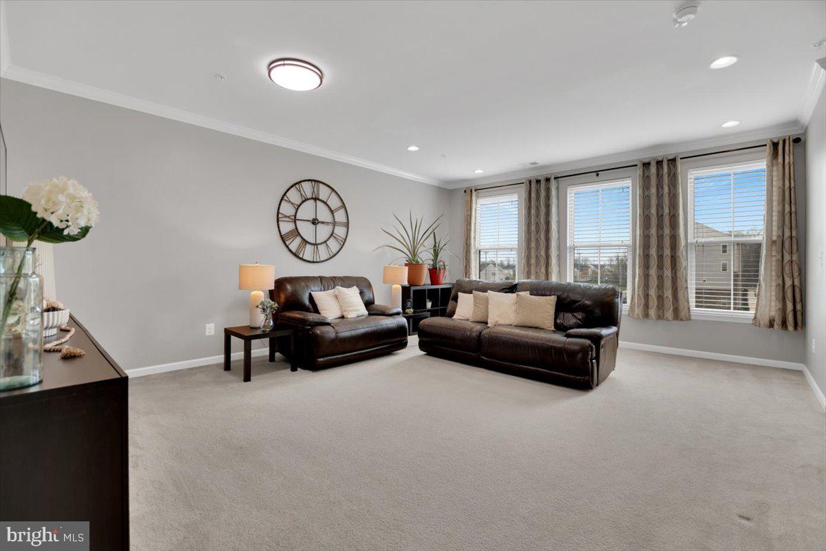 LOUDOUN CROSSING CONDOMINIUM - Residential