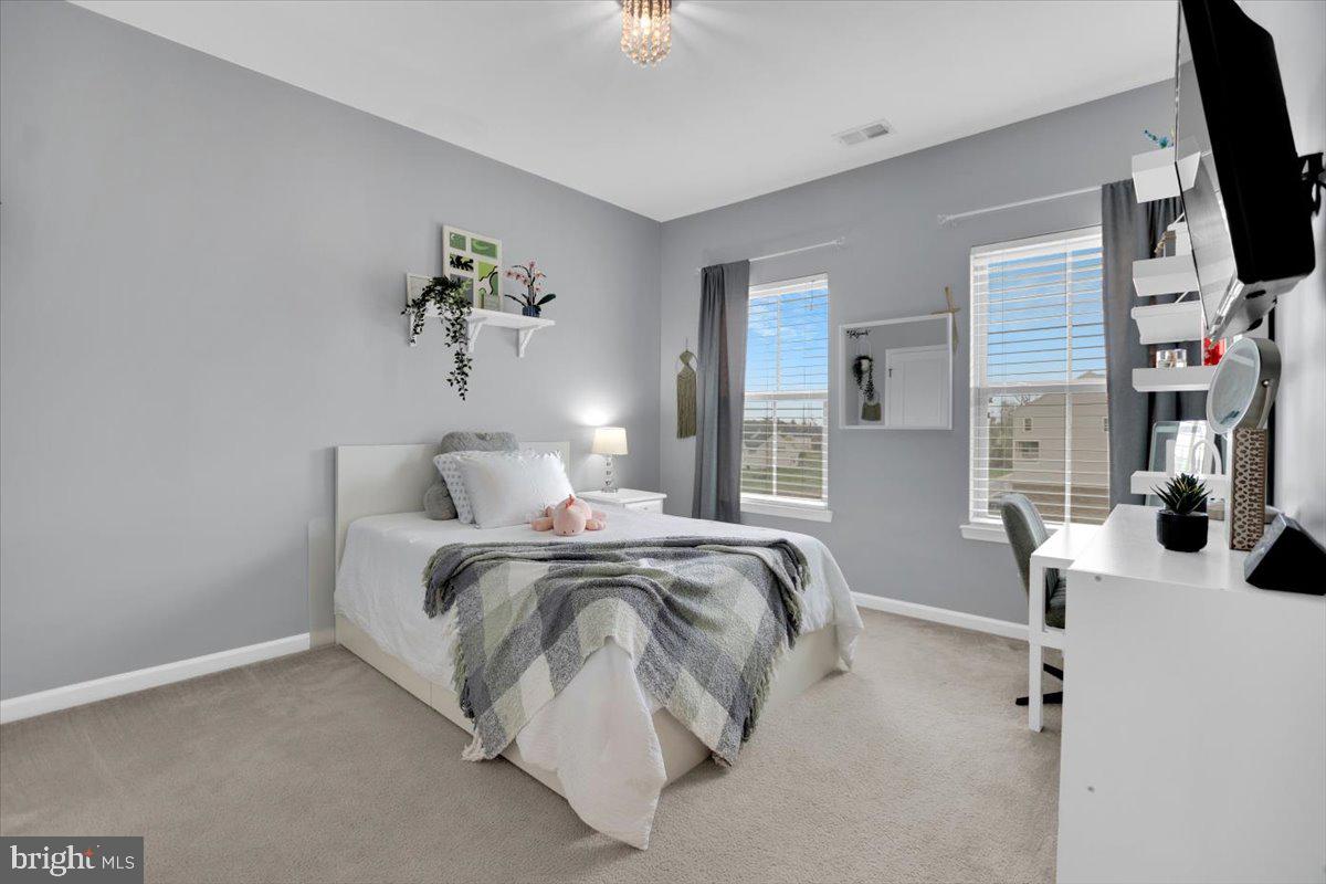 LOUDOUN CROSSING CONDOMINIUM - Residential