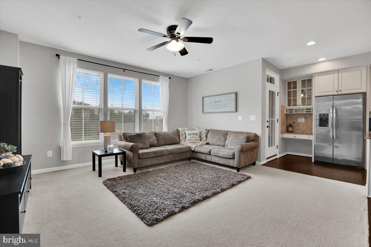 LOUDOUN CROSSING CONDOMINIUM - Residential