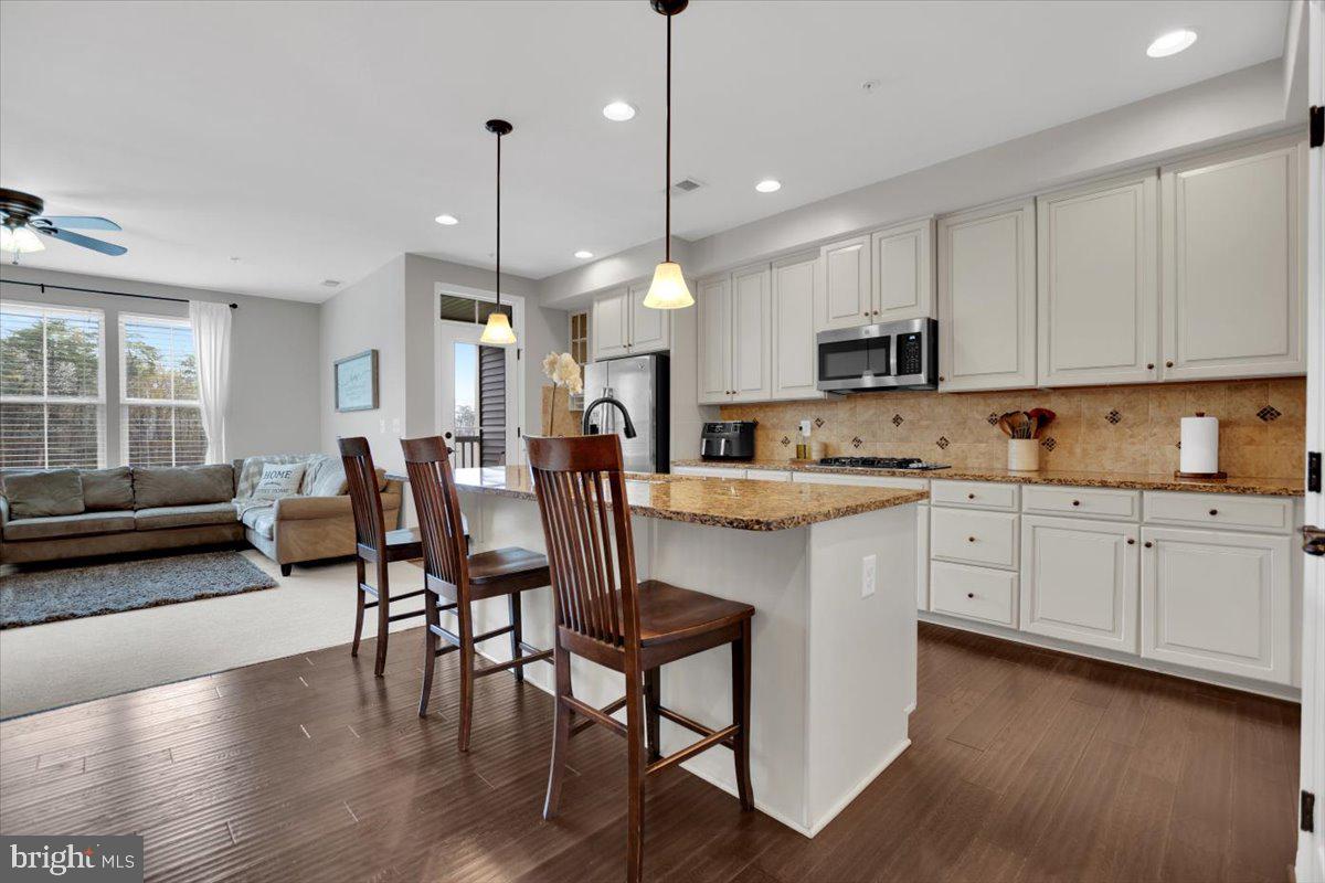 LOUDOUN CROSSING CONDOMINIUM - Residential