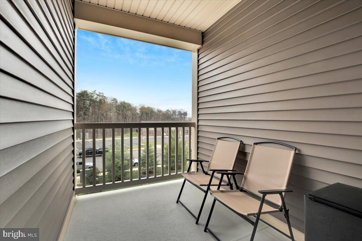 LOUDOUN CROSSING CONDOMINIUM - Residential