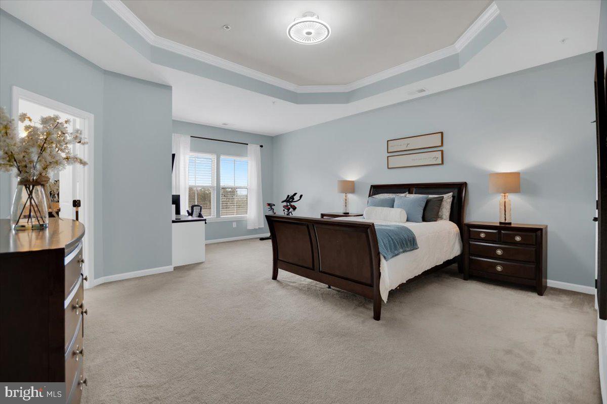 LOUDOUN CROSSING CONDOMINIUM - Residential