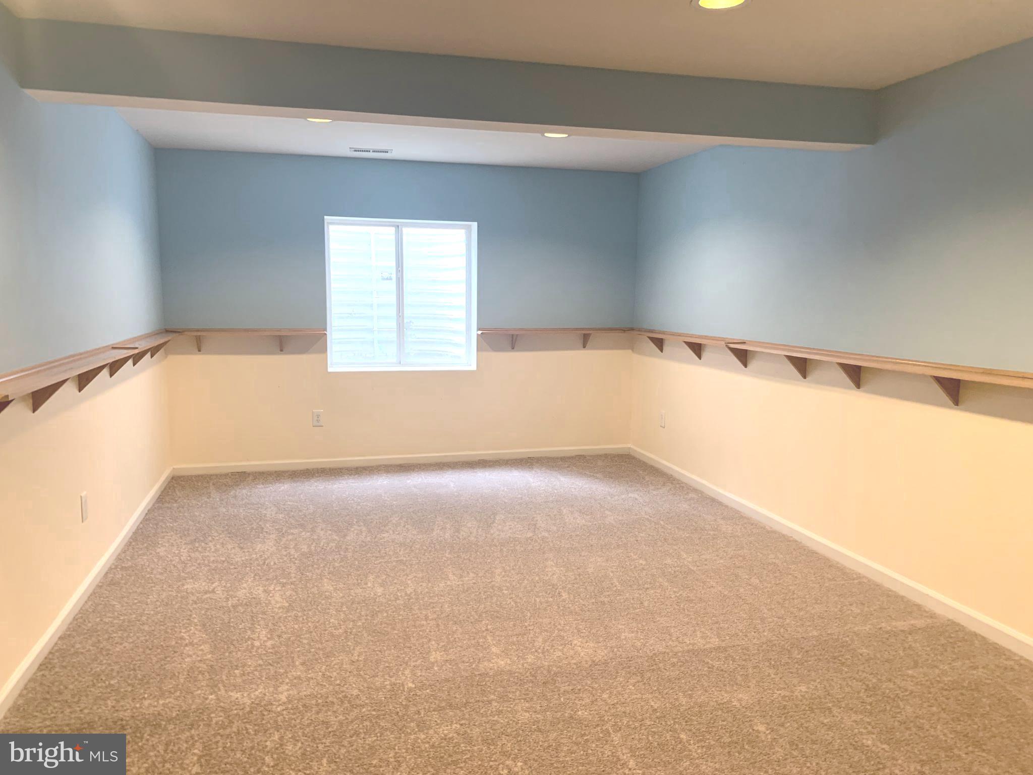 SEVEN OAKS - Residential Lease