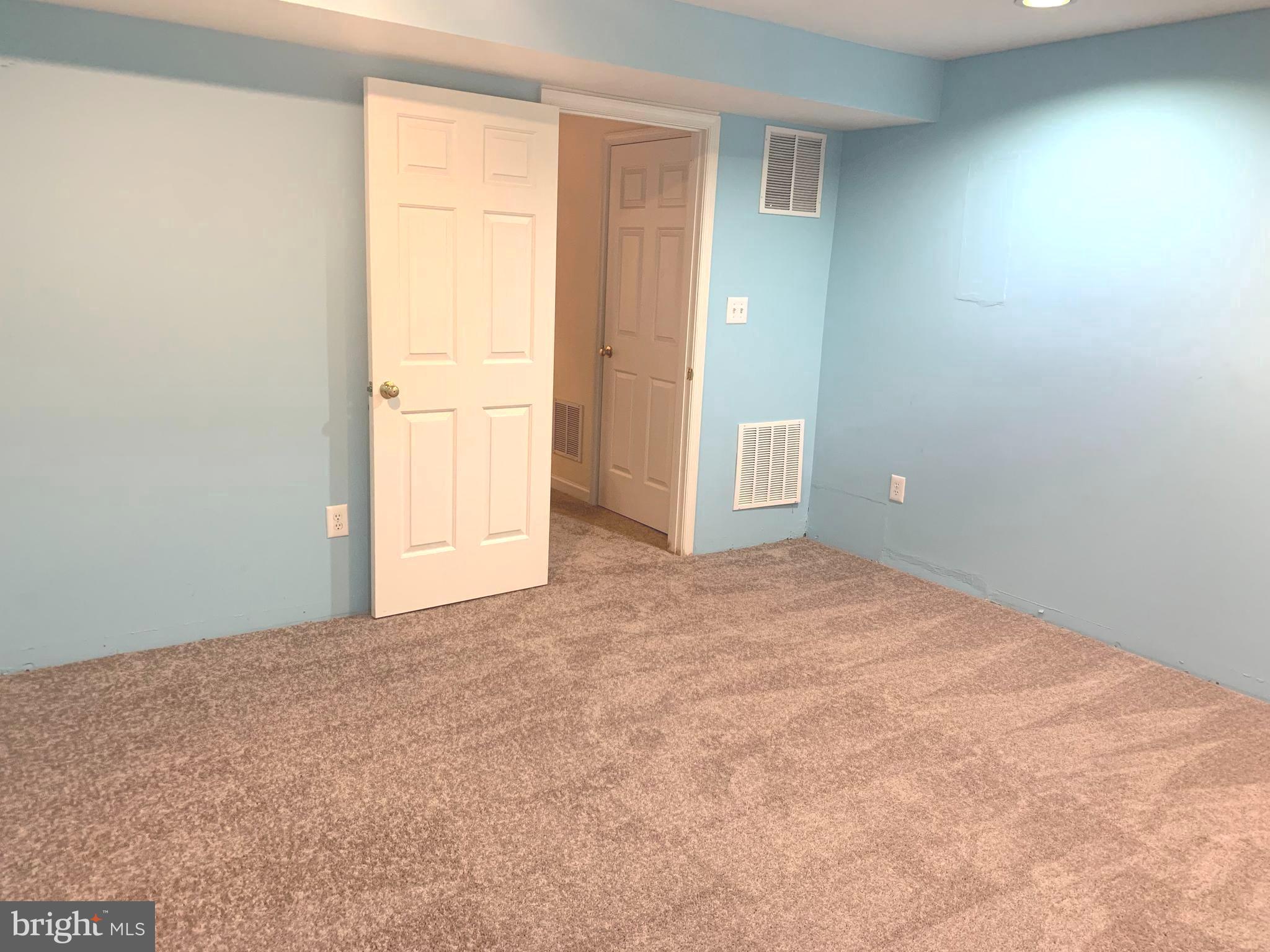 SEVEN OAKS - Residential Lease